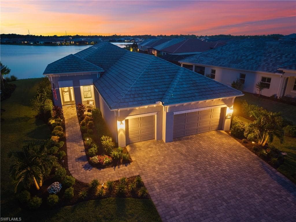3992 Skysail Dr, Naples, FL 34120-35