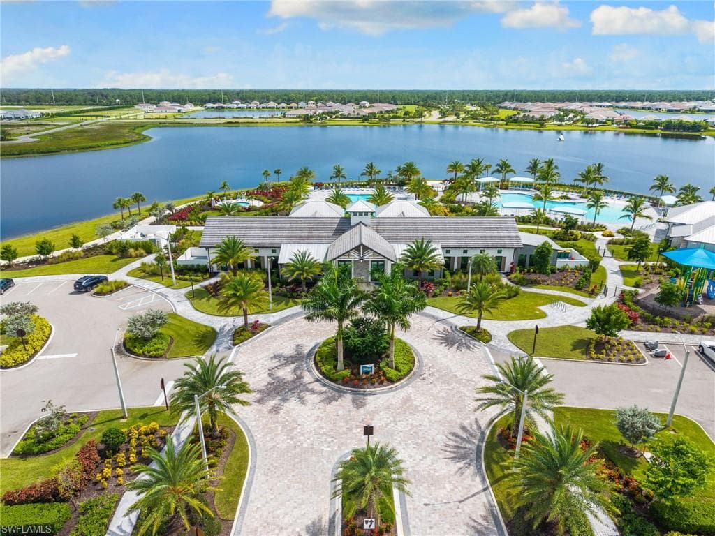 3992 Skysail Dr, Naples, FL 34120-39