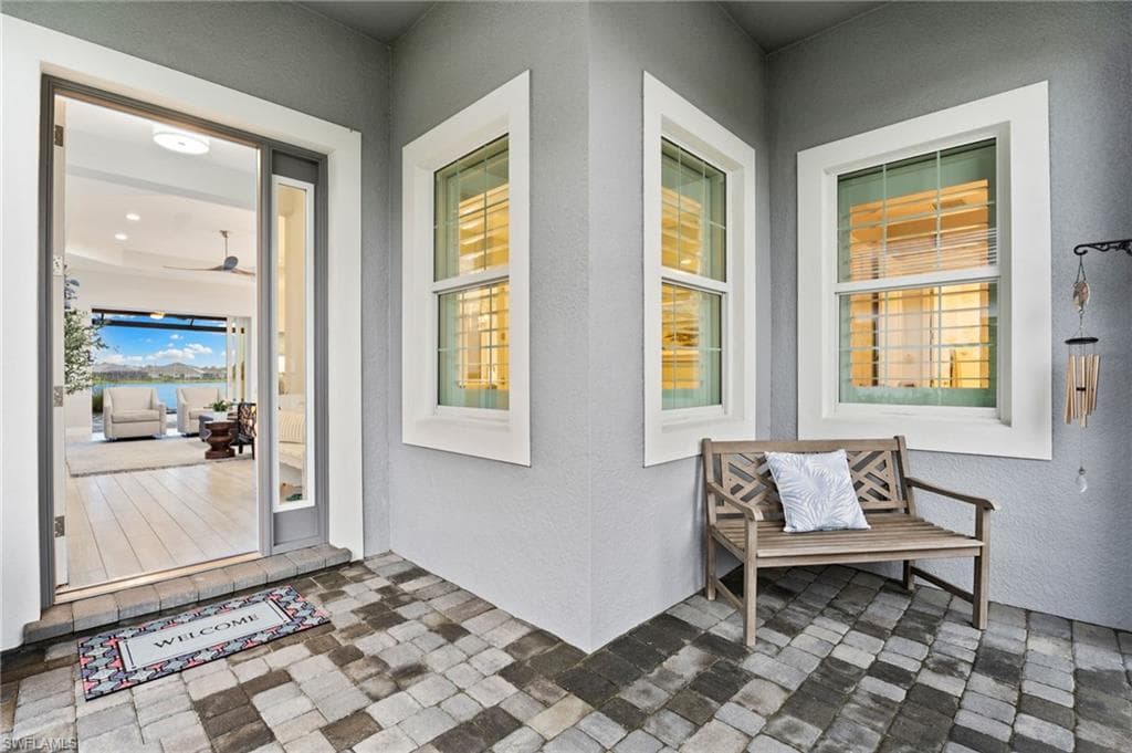 3992 Skysail Dr, Naples, FL 34120-4