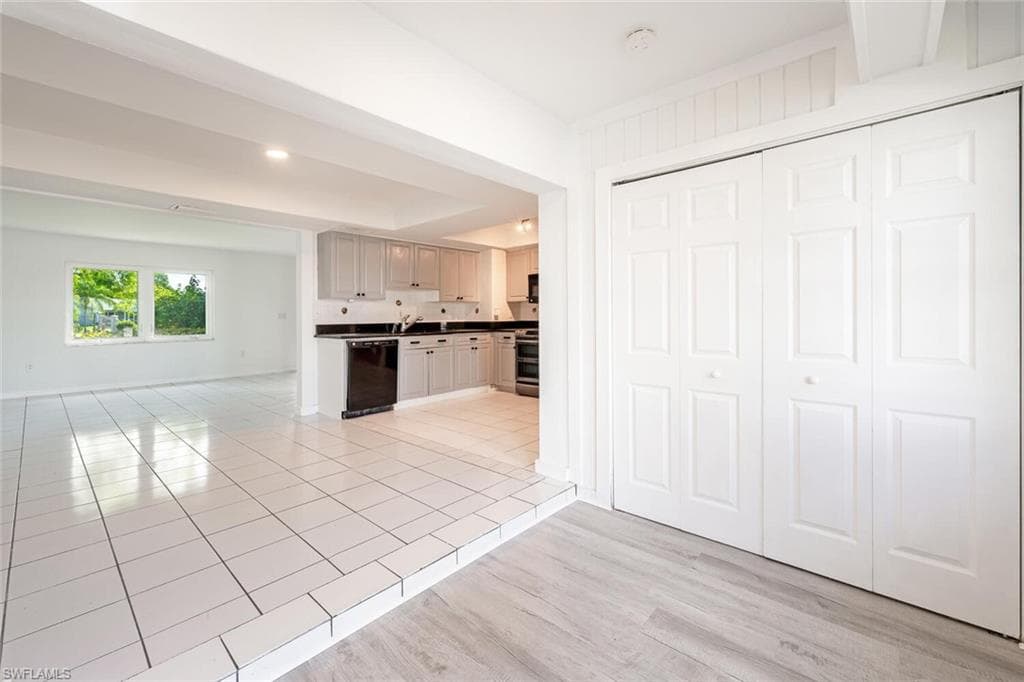 4912 Hawaii Blvd 29, Naples, FL 34112-9