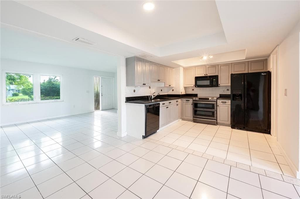 4912 Hawaii Blvd 29, Naples, FL 34112-11