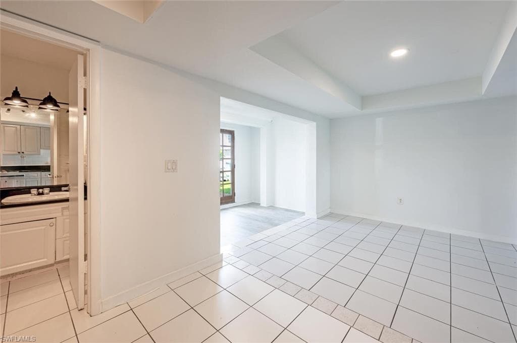 4912 Hawaii Blvd 29, Naples, FL 34112-13