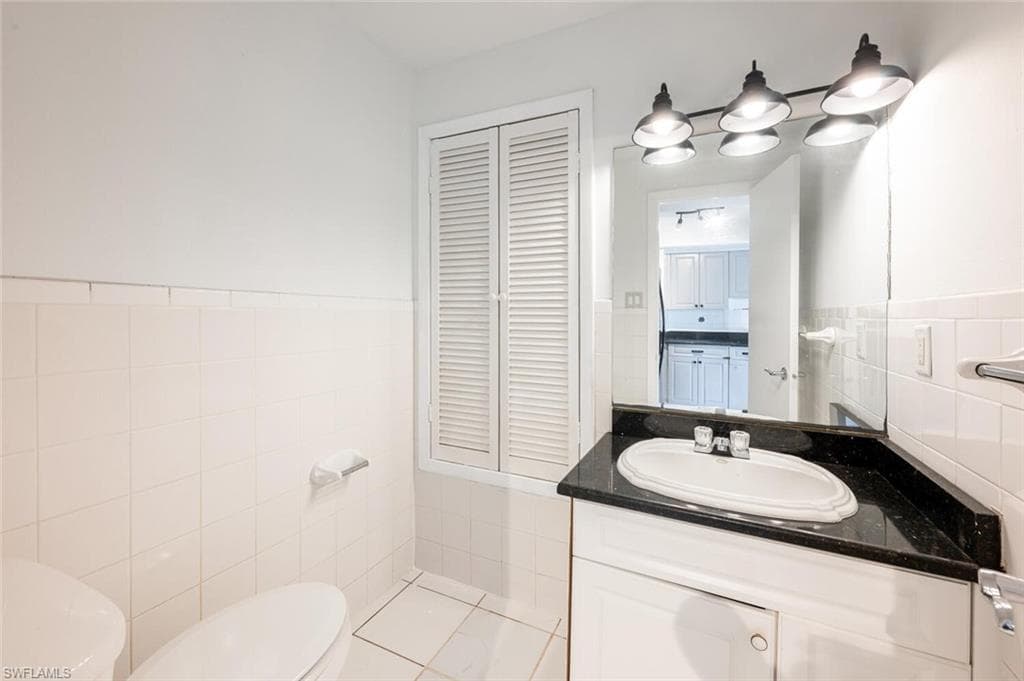 4912 Hawaii Blvd 29, Naples, FL 34112-14