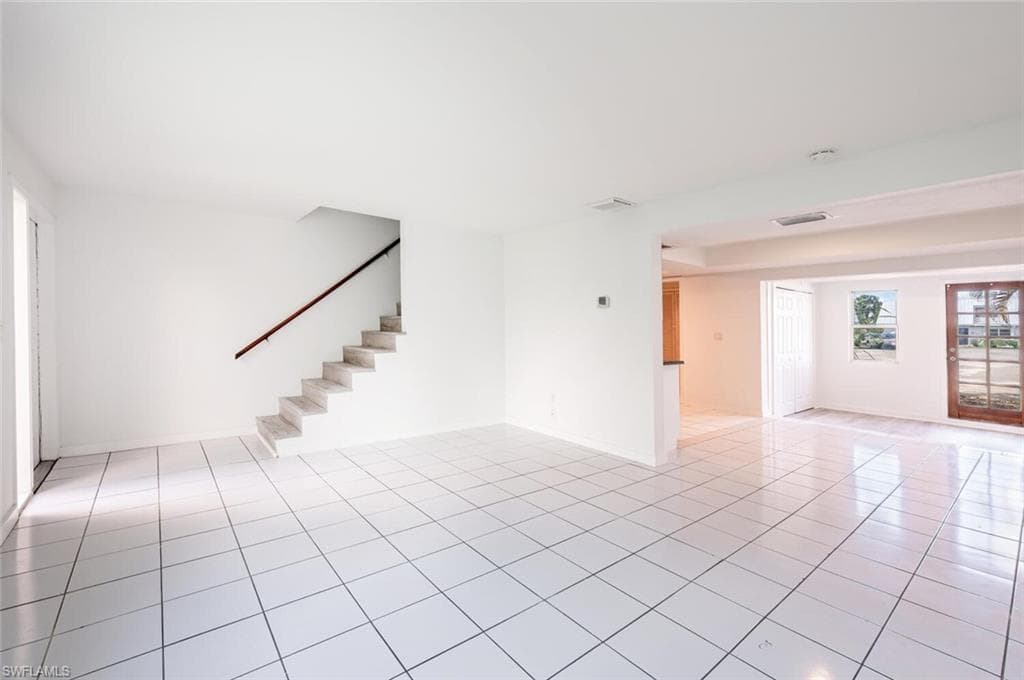 4912 Hawaii Blvd 29, Naples, FL 34112-5