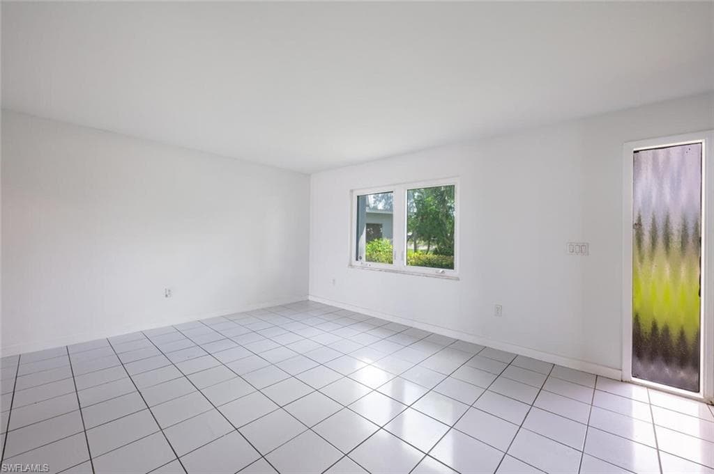 4912 Hawaii Blvd 29, Naples, FL 34112-7