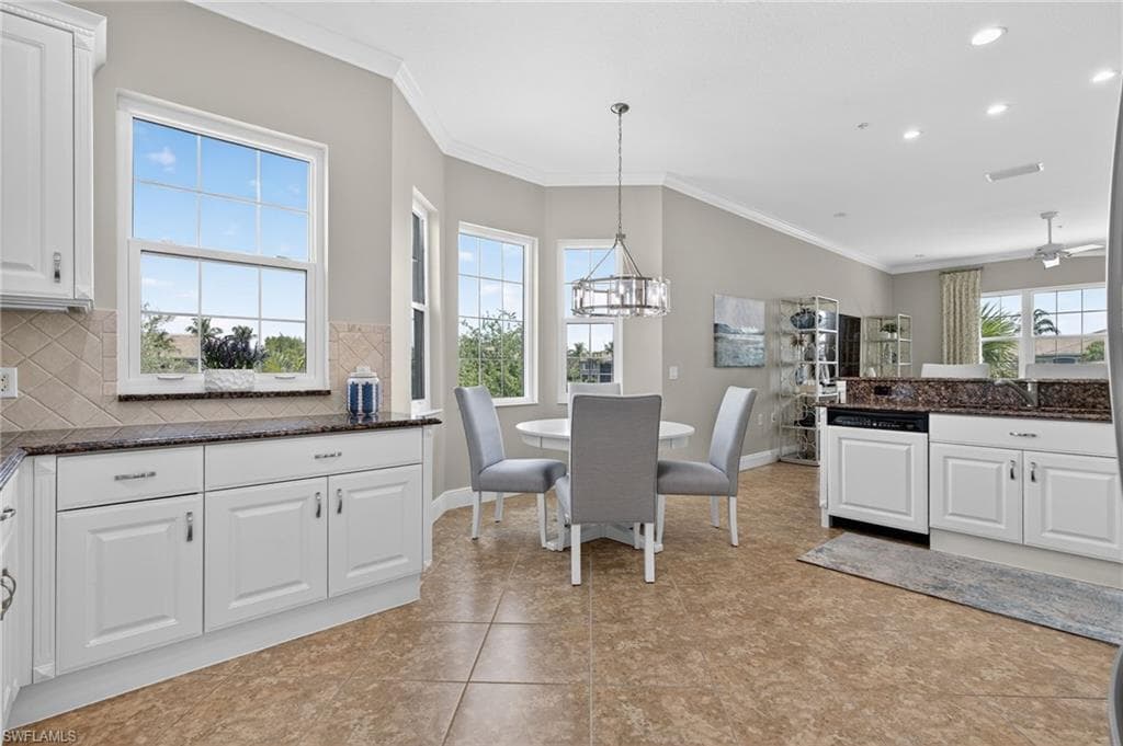9223 Corfu Ct 201, Naples, FL 34114-9