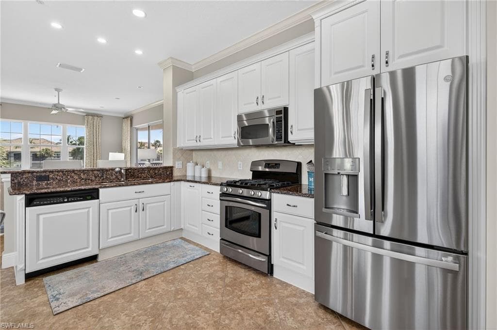 9223 Corfu Ct 201, Naples, FL 34114-11