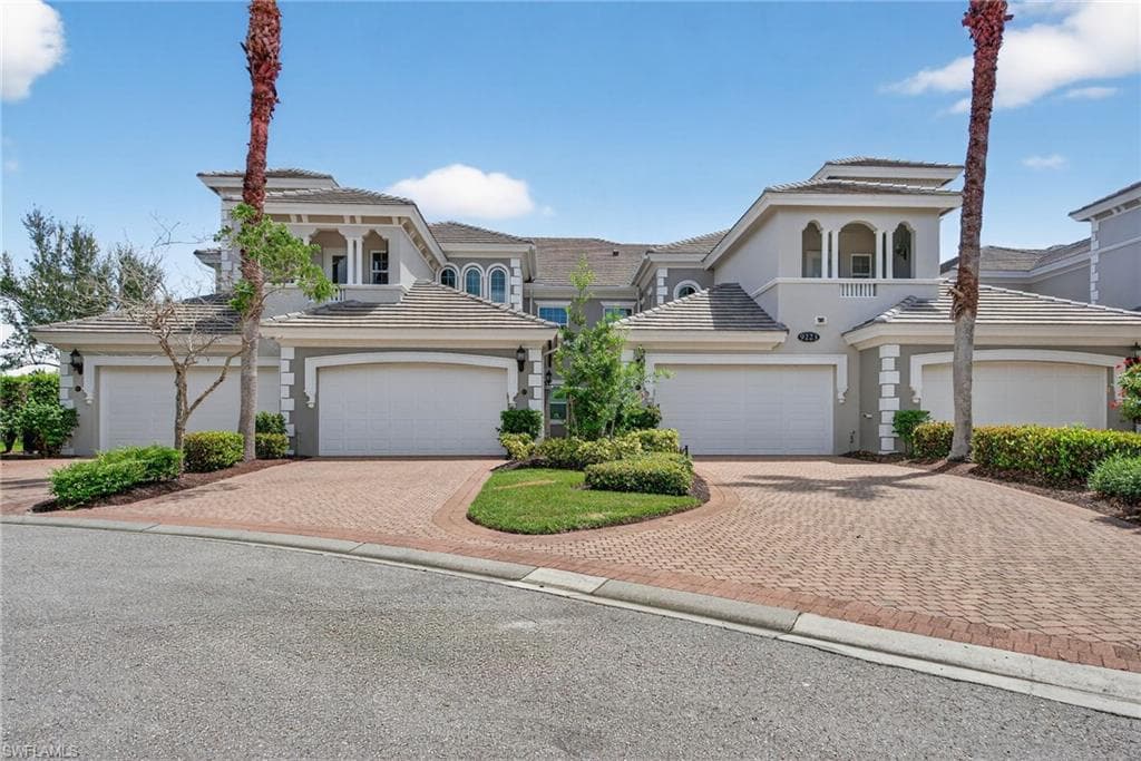 9223 Corfu Ct 201, Naples, FL 34114-2