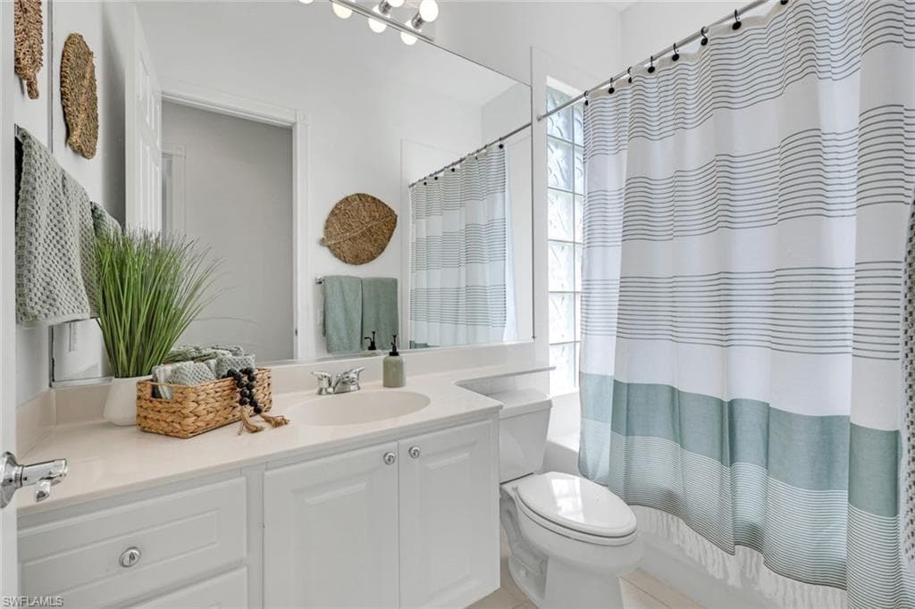 3730 Whidbey Way, Naples, FL 34119-16