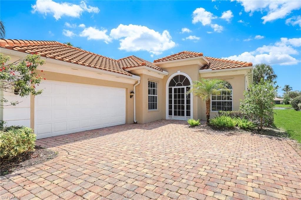 3730 Whidbey Way, Naples, FL 34119-3