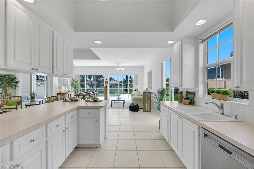 3730 Whidbey Way, Naples, FL 34119-8