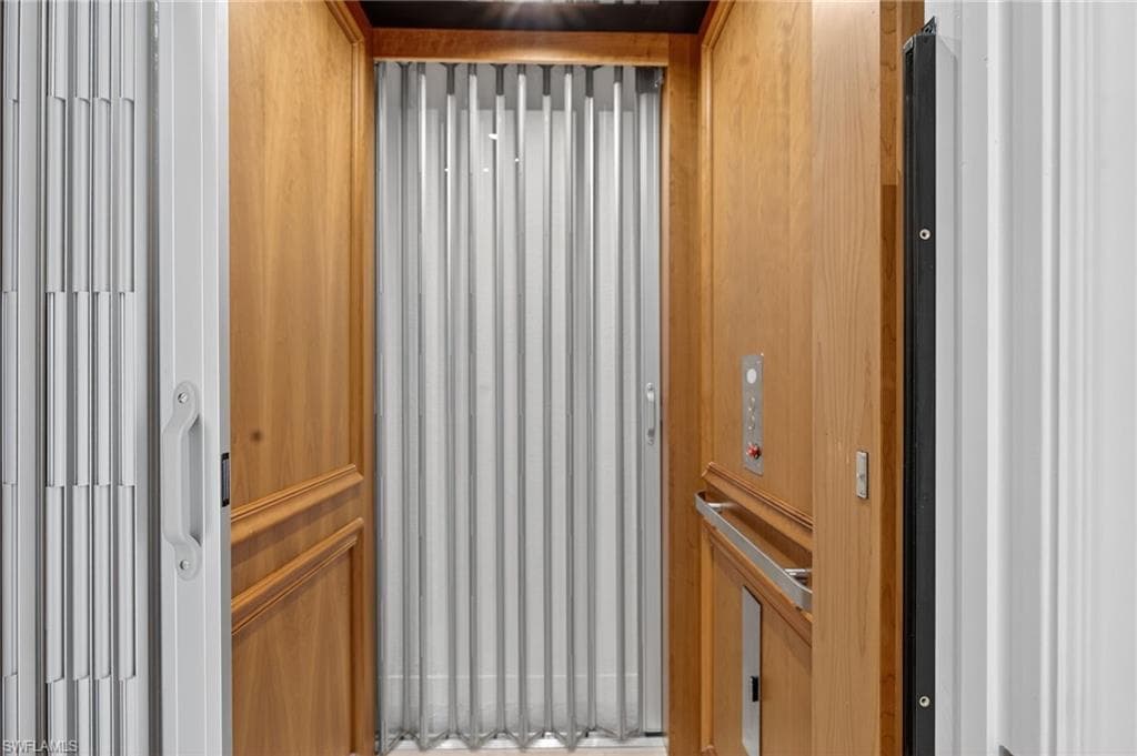 3168 Serena Ln 201, Naples, FL 34114-4