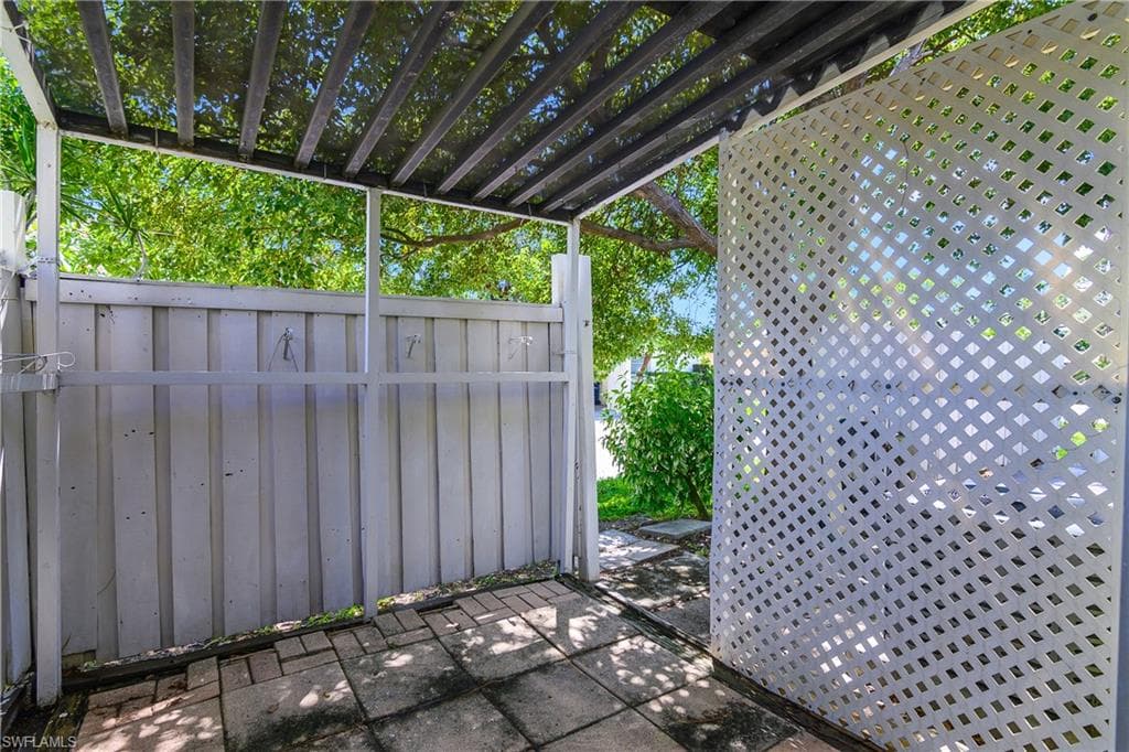 3538 Silver Pine Ct 87, Sarasota, FL 34231-16