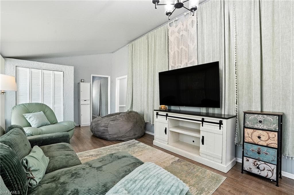 1041 Crystal Lake Dr, Naples, FL 34120-9