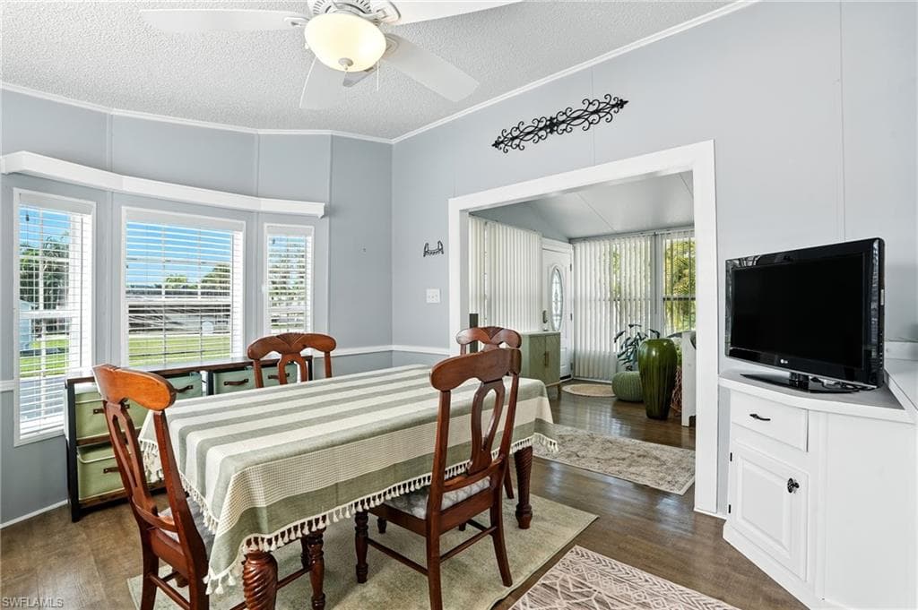 1041 Crystal Lake Dr, Naples, FL 34120-11