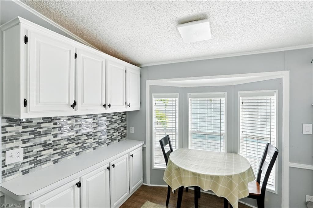 1041 Crystal Lake Dr, Naples, FL 34120-13