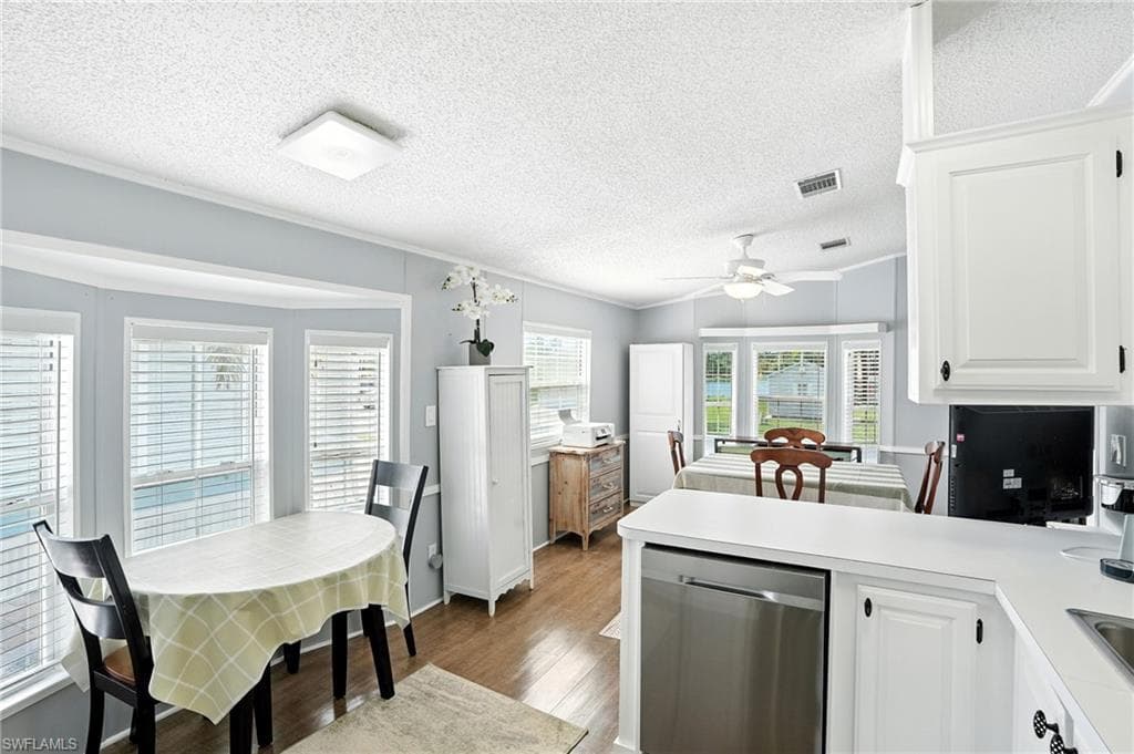1041 Crystal Lake Dr, Naples, FL 34120-15