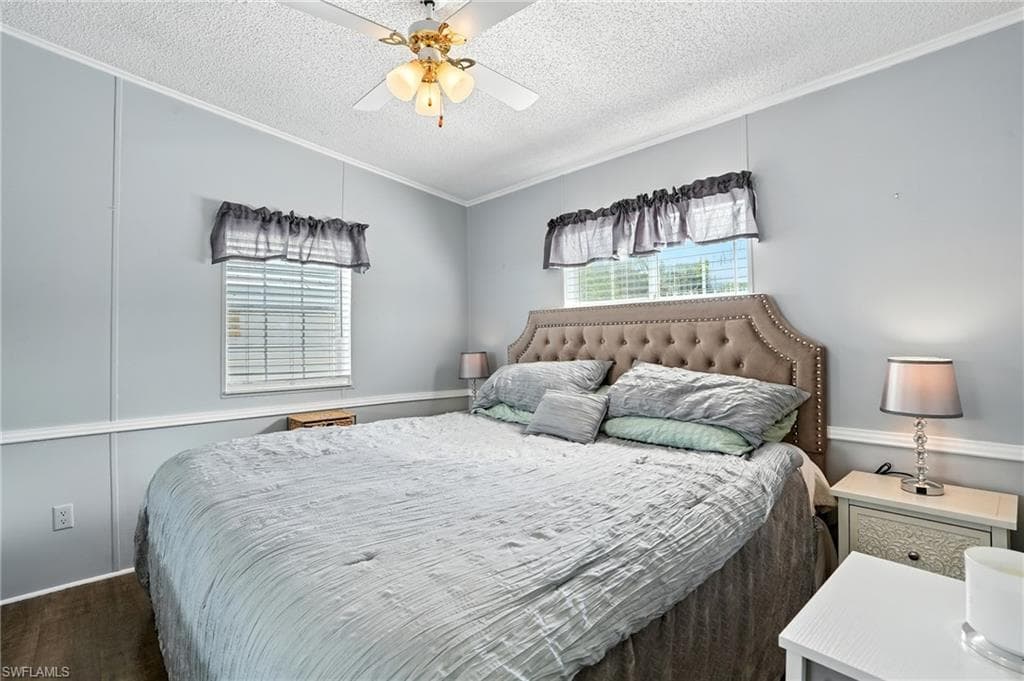 1041 Crystal Lake Dr, Naples, FL 34120-17