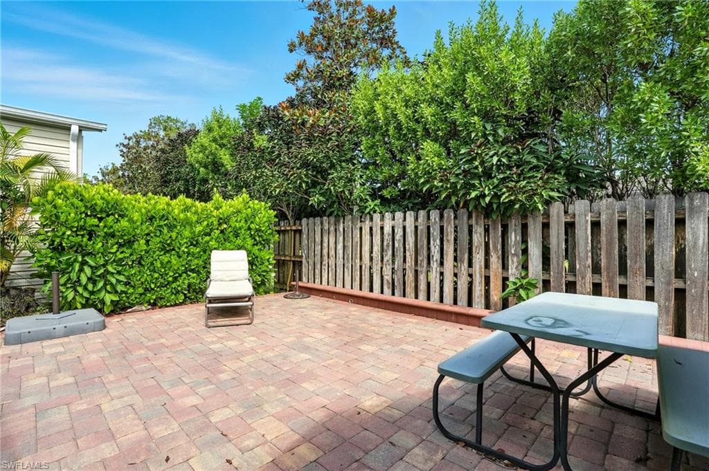 1041 Crystal Lake Dr, Naples, FL 34120-26