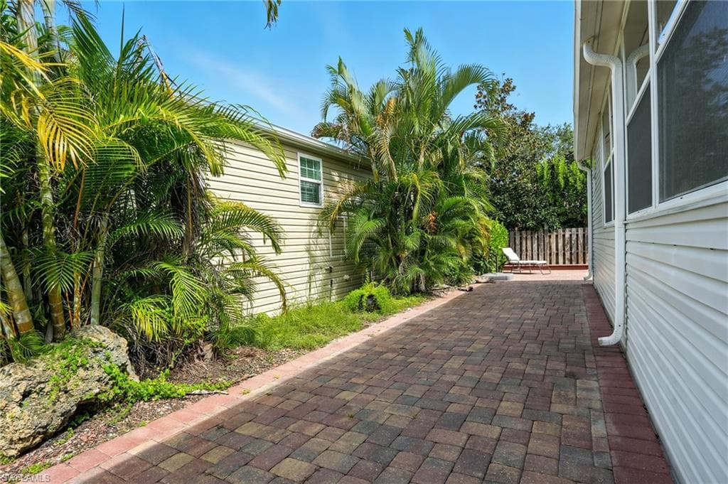 1041 Crystal Lake Dr, Naples, FL 34120-30
