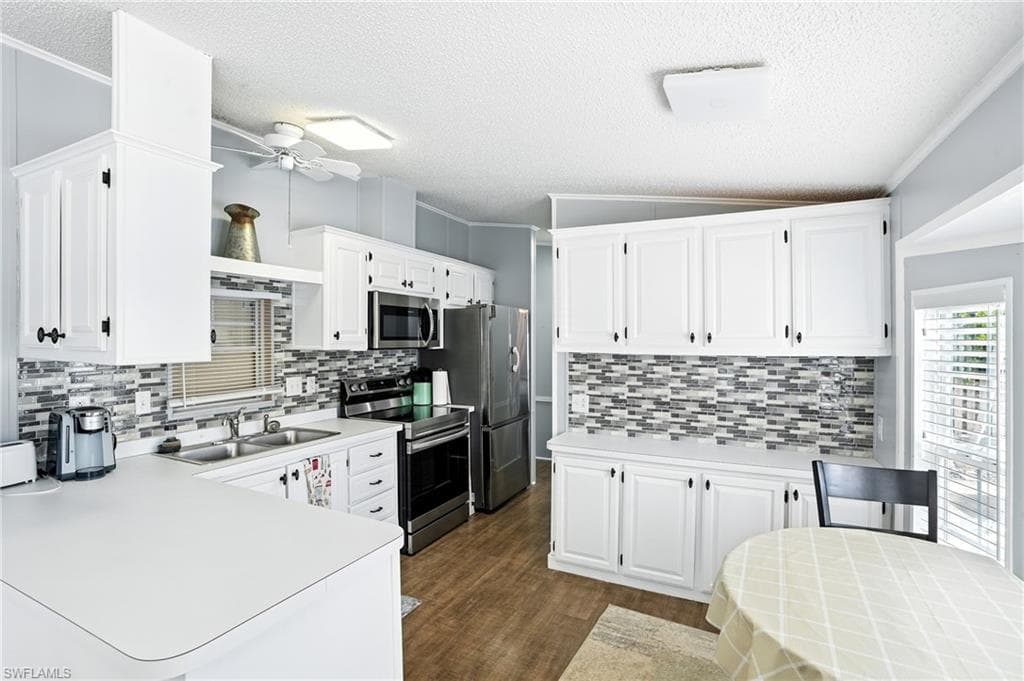 1041 Crystal Lake Dr, Naples, FL 34120-5