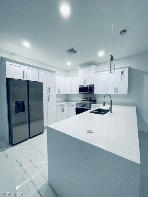 2524 39th St W, Lehigh Acres, FL 33971-8