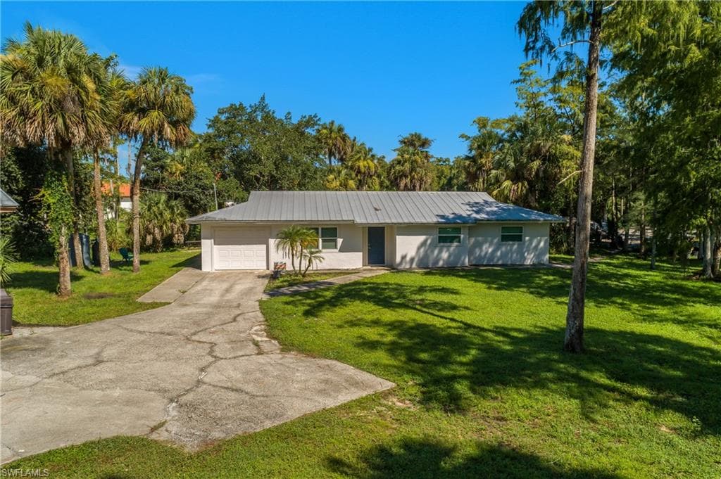1775 Golden Gate Blvd W, Naples, FL 34120-3