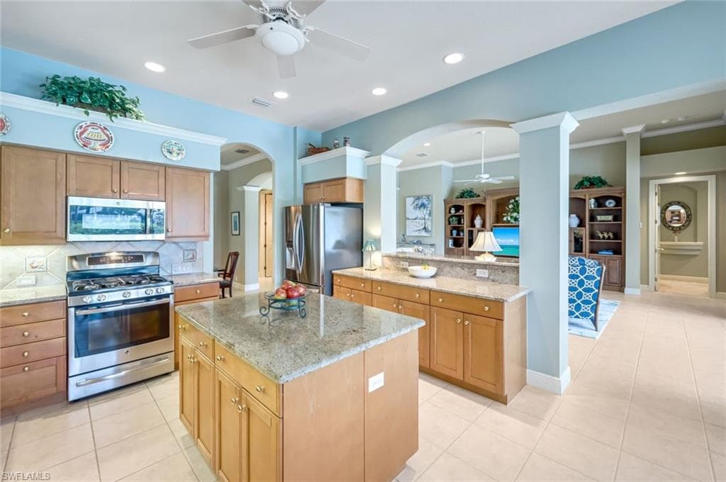 9085 Windswept Dr, Estero, FL 34135-11