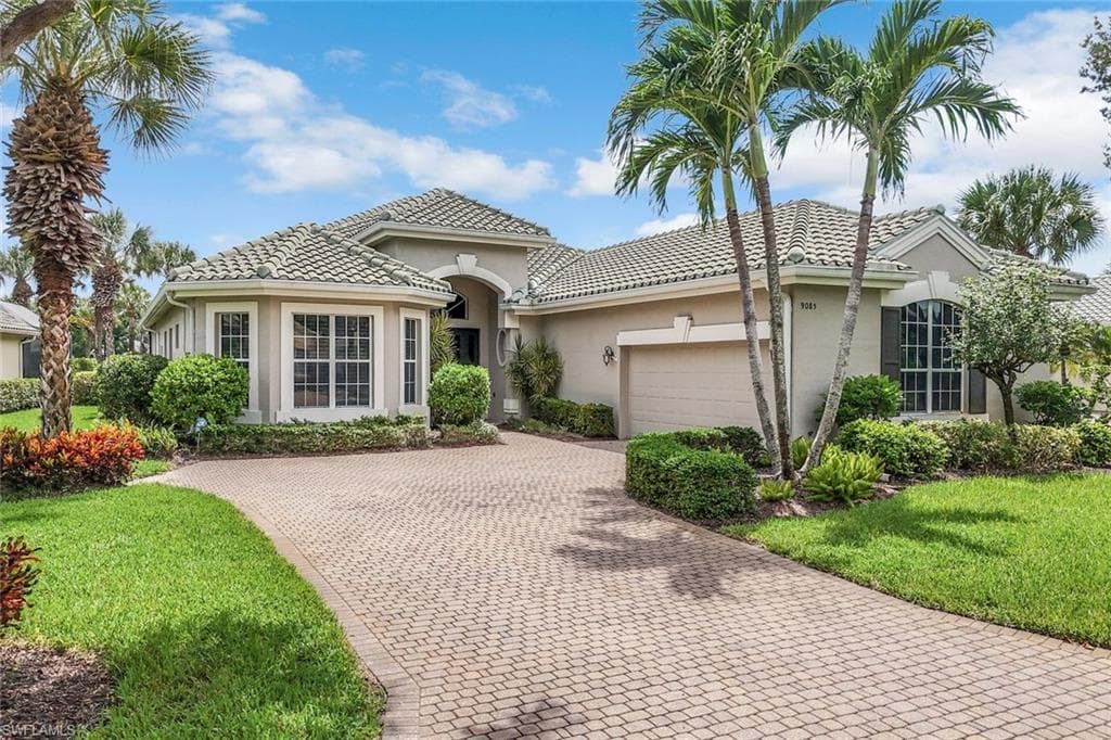 9085 Windswept Dr, Estero, FL 34135-4