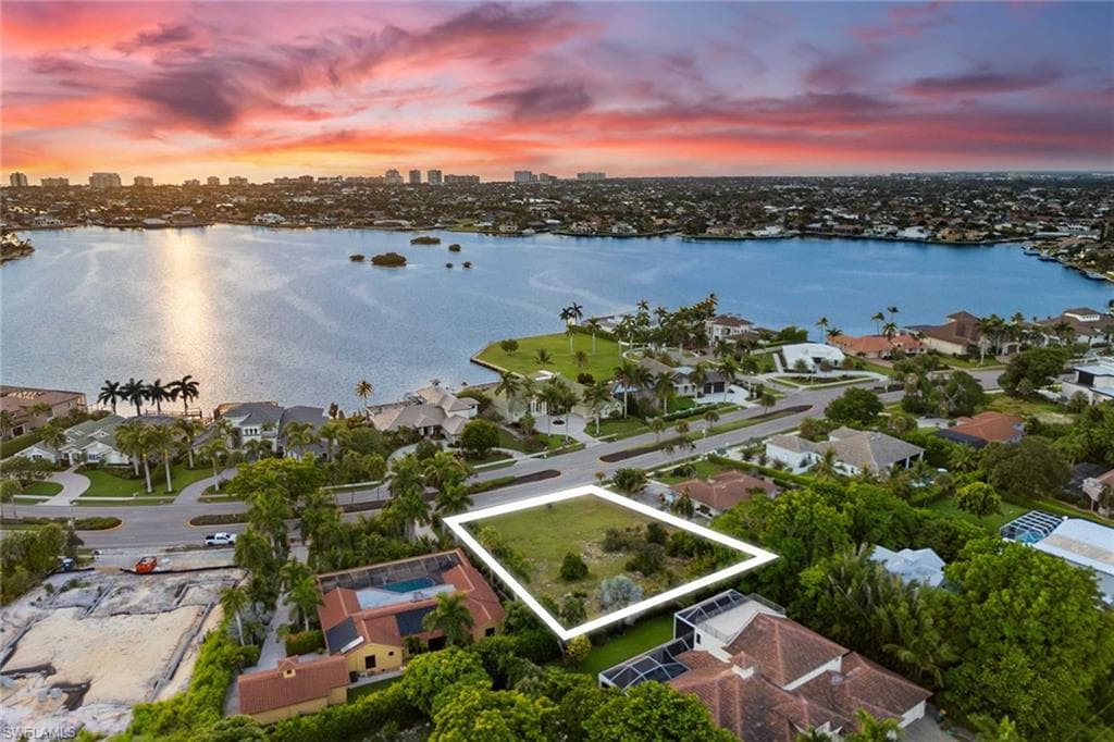 761 Barfield Dr, Marco Island, FL 34145-17