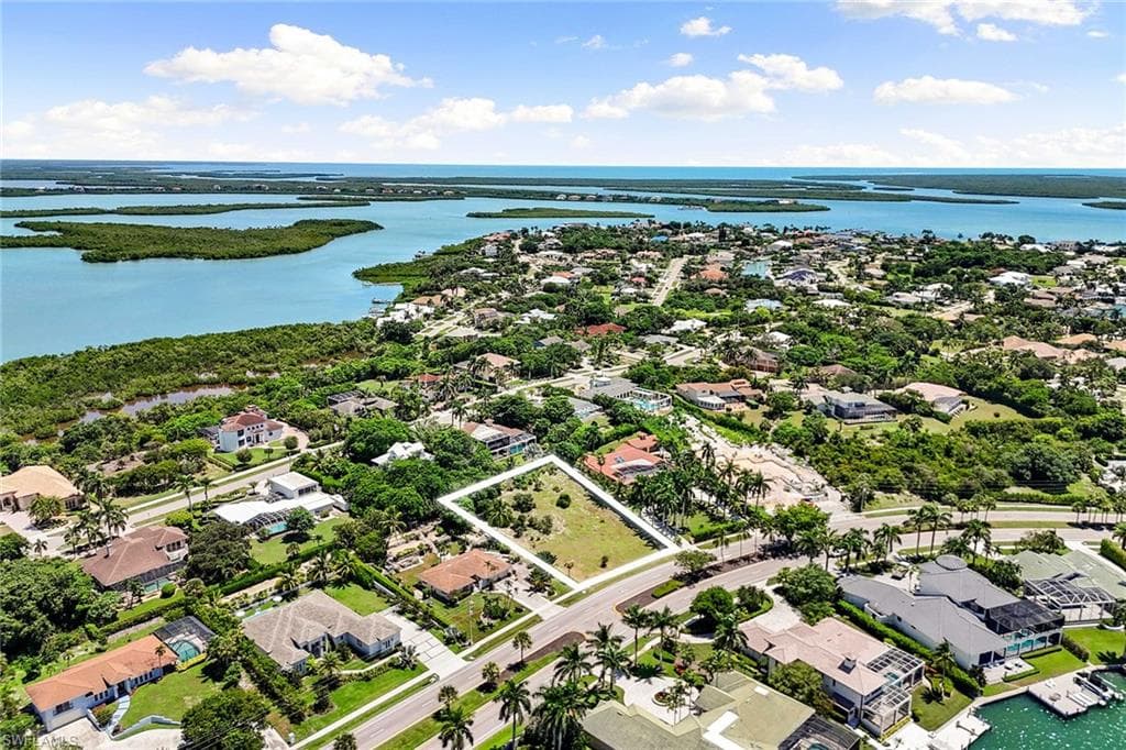 761 Barfield Dr, Marco Island, FL 34145-7