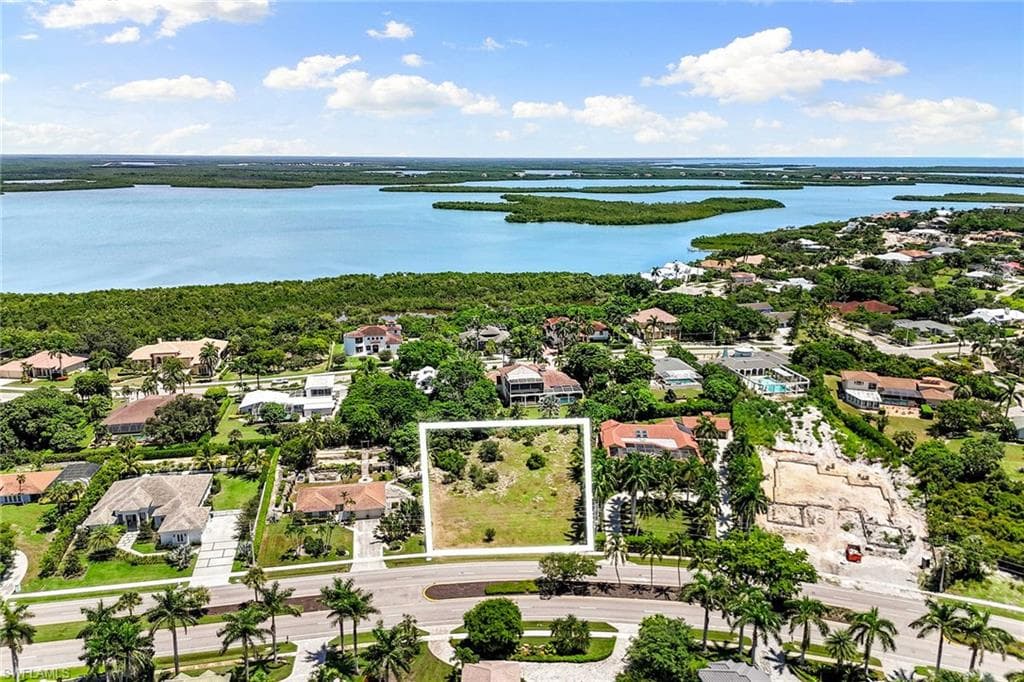 761 Barfield Dr, Marco Island, FL 34145-8