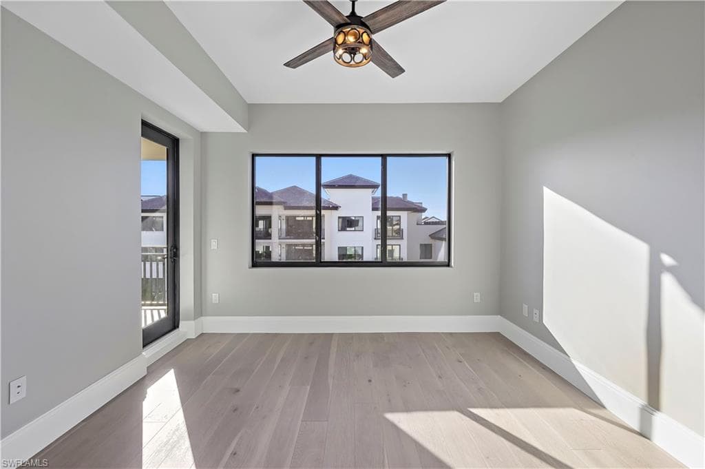 1130 3rd Ave S 512, Naples, FL 34102-16