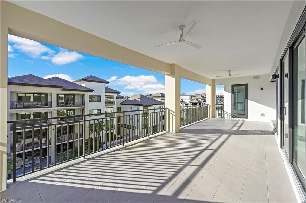 1130 3rd Ave S 512, Naples, FL 34102-22