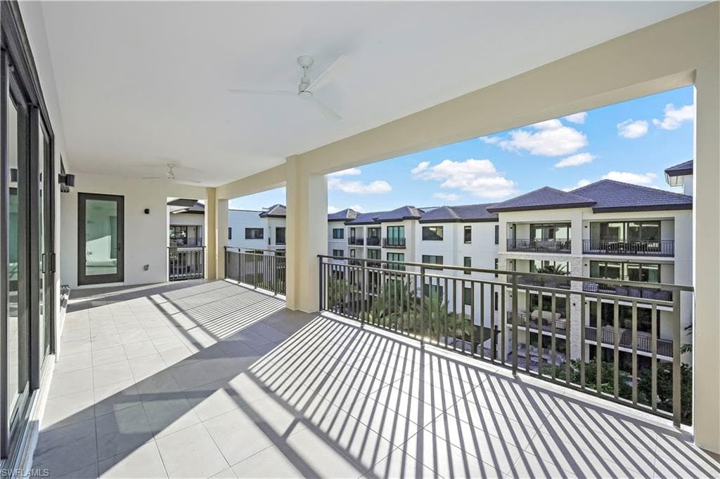 1130 3rd Ave S 512, Naples, FL 34102-23