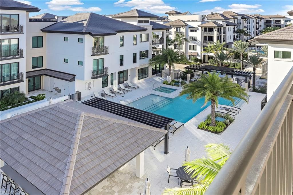 1130 3rd Ave S 512, Naples, FL 34102-25