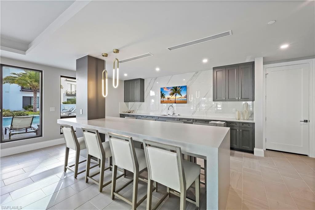 1130 3rd Ave S 512, Naples, FL 34102-31