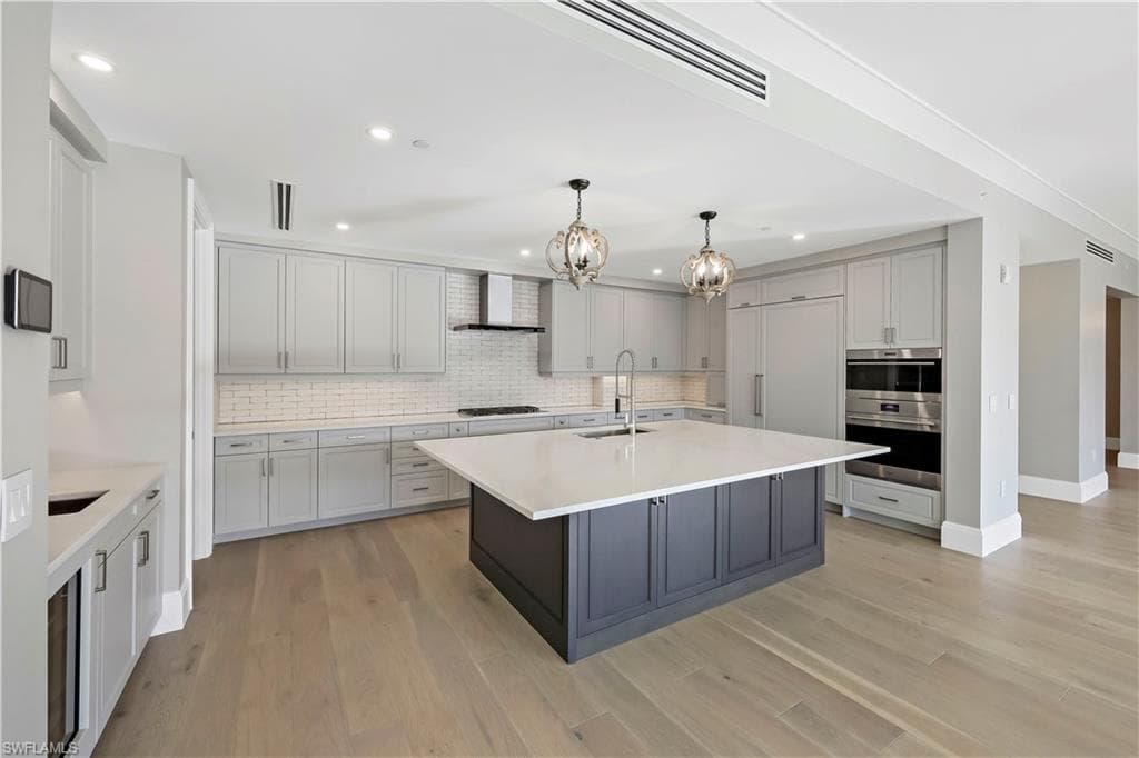 1130 3rd Ave S 512, Naples, FL 34102-6