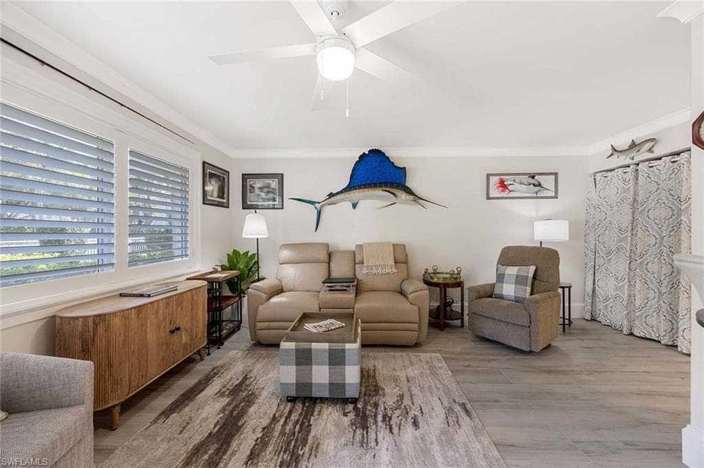 950 7th Ave S 14, Naples, FL 34102-9