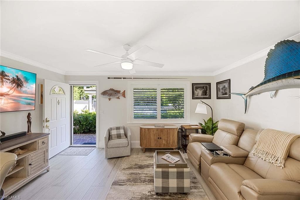 950 7th Ave S 14, Naples, FL 34102-13