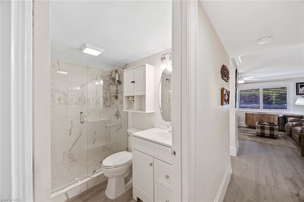 950 7th Ave S 14, Naples, FL 34102-15