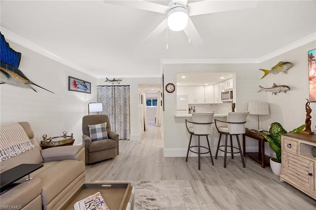 950 7th Ave S 14, Naples, FL 34102-20