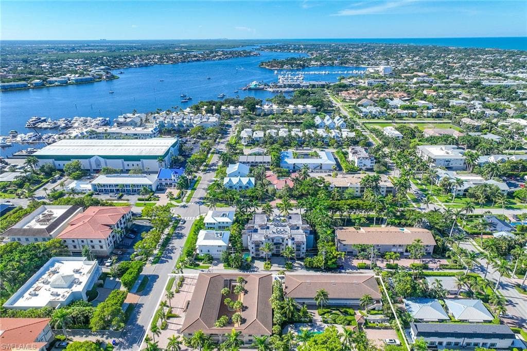 950 7th Ave S 14, Naples, FL 34102-30