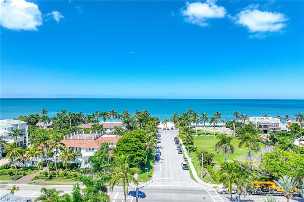 950 7th Ave S 14, Naples, FL 34102-34