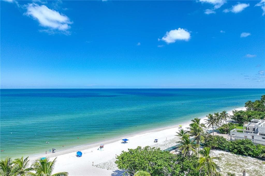 950 7th Ave S 14, Naples, FL 34102-35