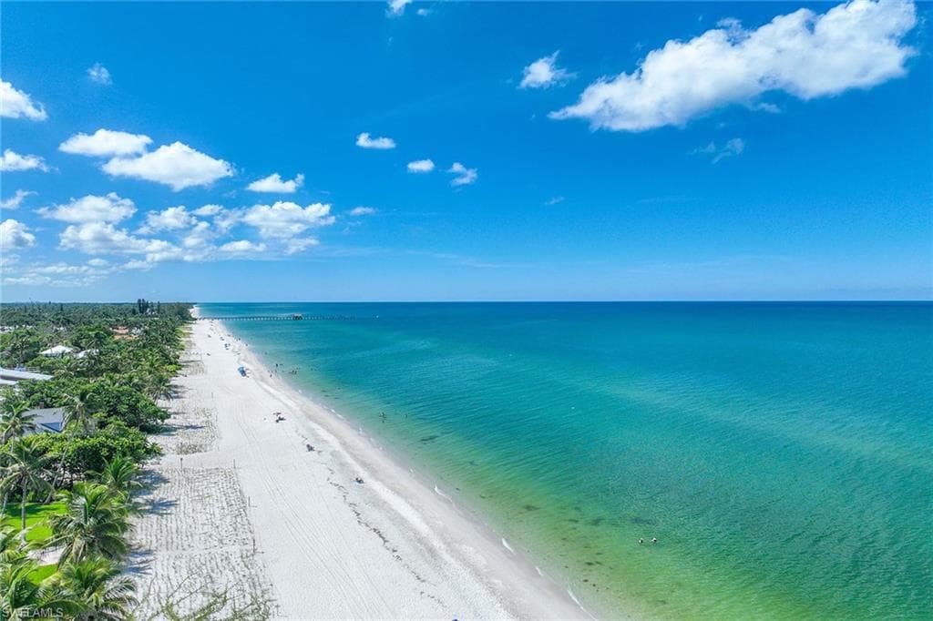 950 7th Ave S 14, Naples, FL 34102-36