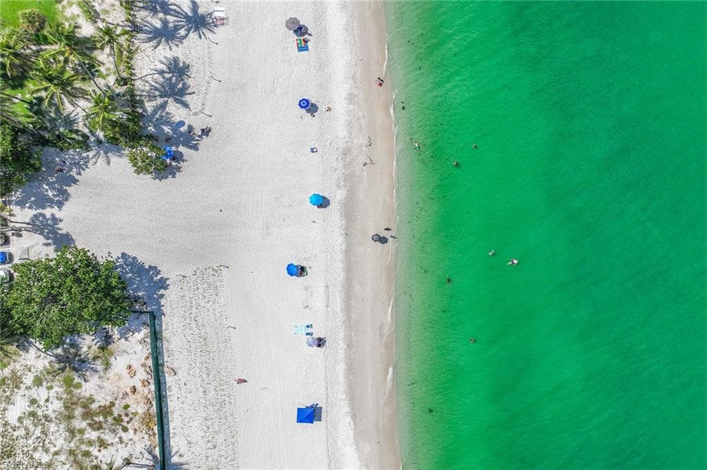 950 7th Ave S 14, Naples, FL 34102-39