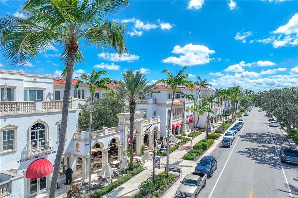 950 7th Ave S 14, Naples, FL 34102-43