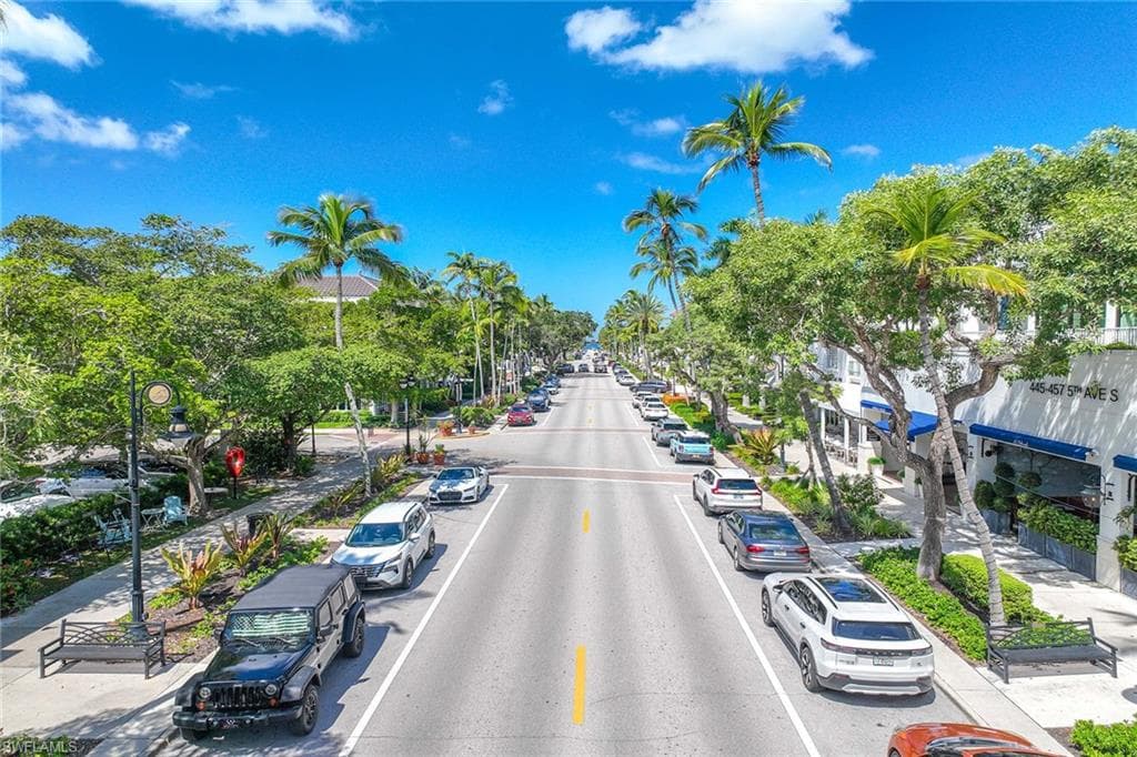 950 7th Ave S 14, Naples, FL 34102-47