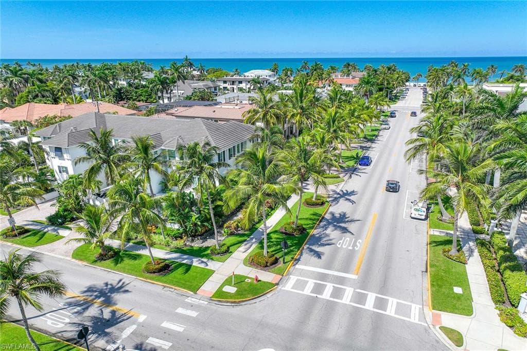 950 7th Ave S 14, Naples, FL 34102-50